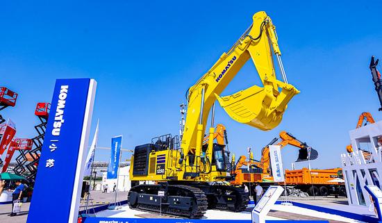 W grudniu chińskie koparki Komatsu pracowały przez 108 godzin, co oznacza wzrost o 19,5% r/r; pozostałe cztery regiony również odnotowały dodatni wzrost r/r.